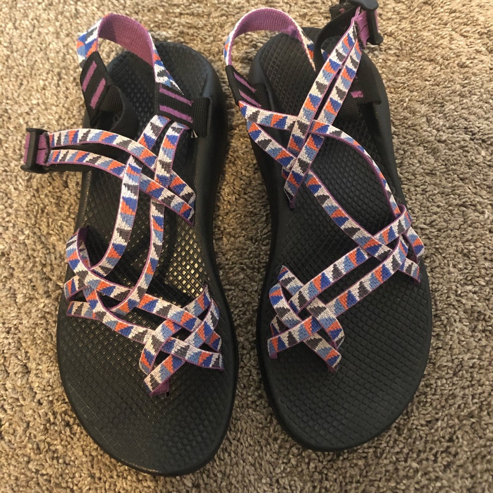 Chacos sandals (W9) fun, unique pattern!